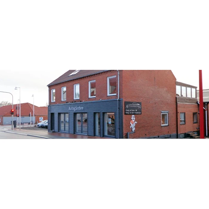 Lille service-eftersyn på personbil inkl. olieskift og oliefilter hos Autogården Struer